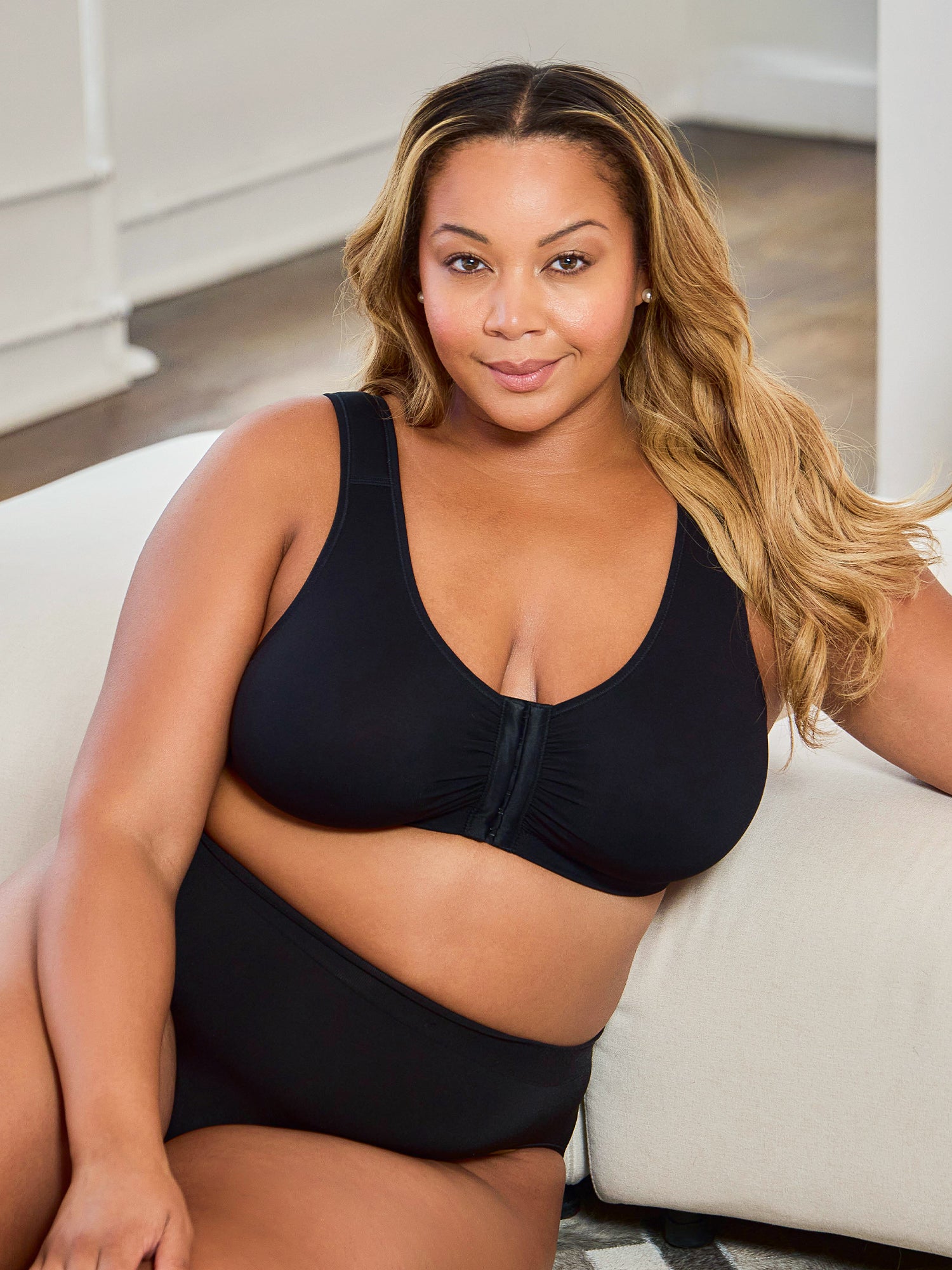 The Laurel - Cooling Comfort Seamless Front-Closure Bra - Black Onyx,M