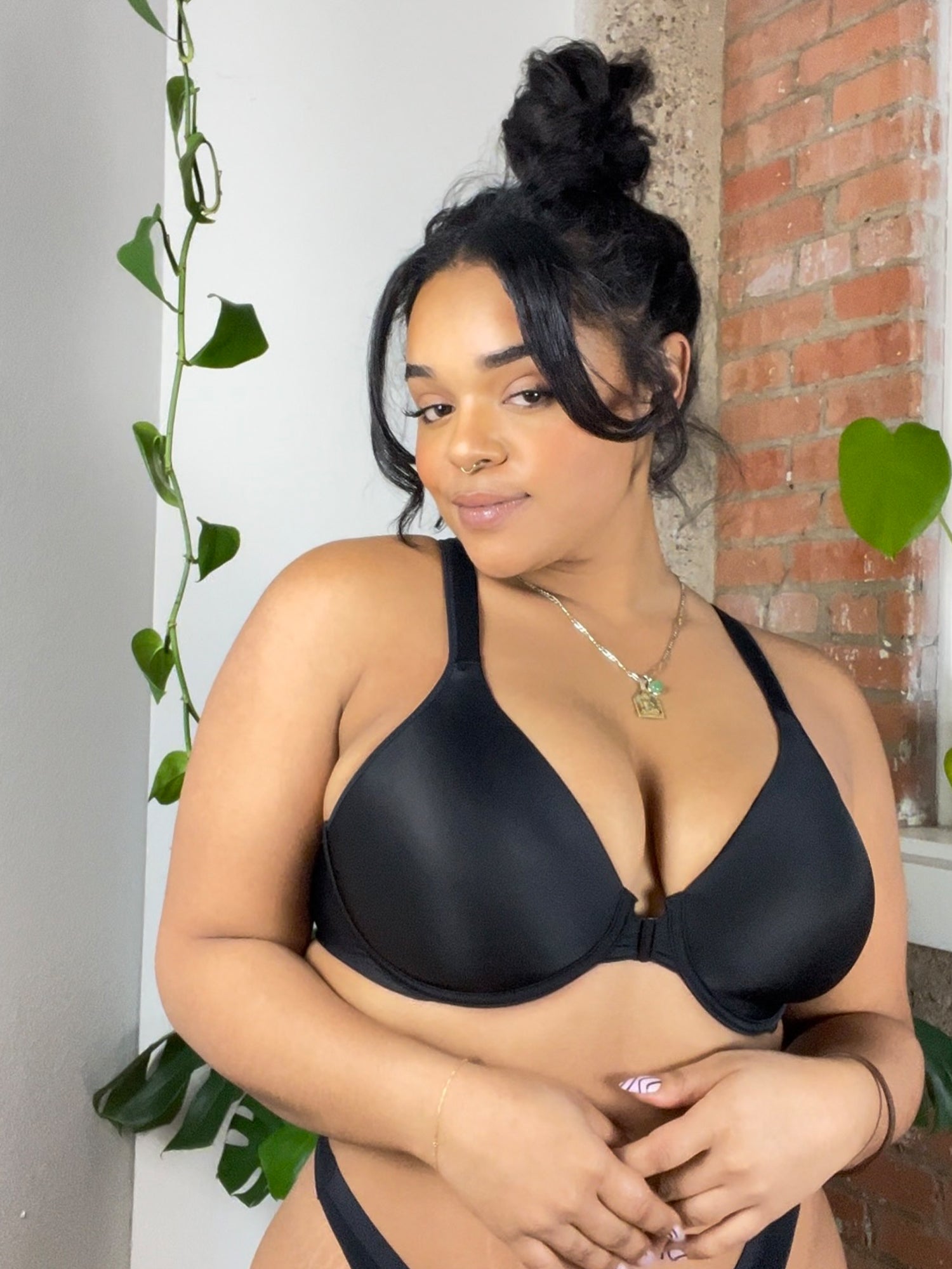 The Brigitte Racerback - Front-Closure Underwire T-Shirt Bra - Black,38A