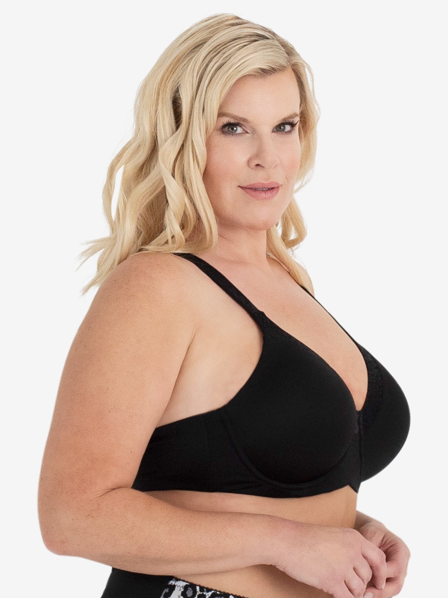 Side view of underwire t-shirt bra in black