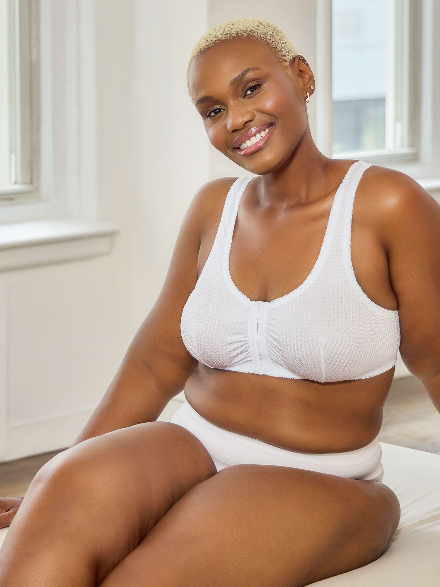 The Marlene - Wireless Silky Front-Closure Comfort Bra - White,36BCD