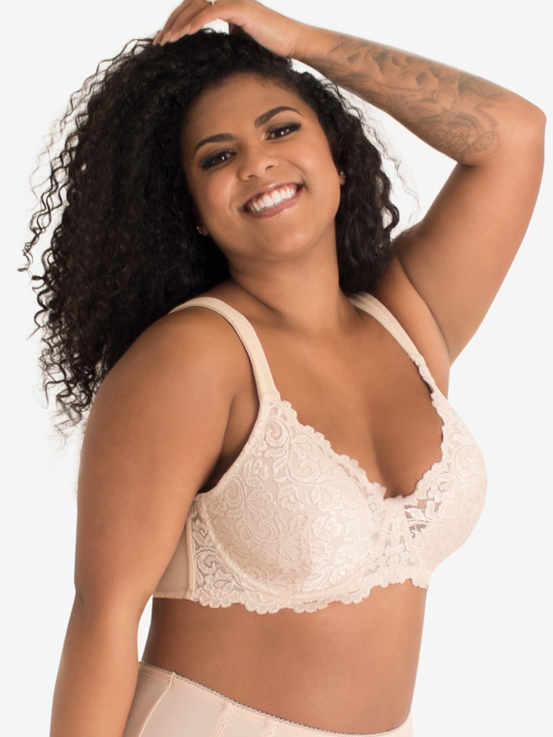 Front view of scalloped lace underwire bra in nude